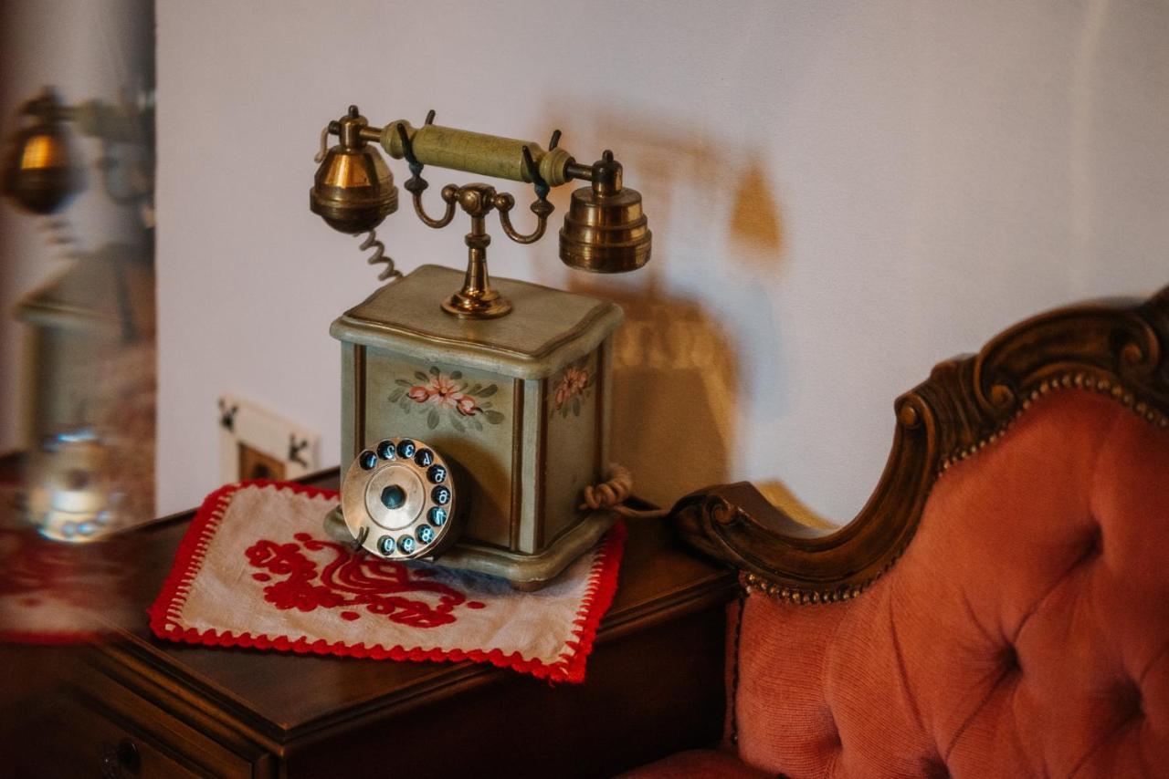 Molnos Kuria Pension コルンド エクステリア 写真